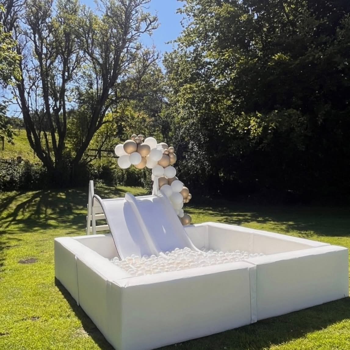 8ft square ball pool & slide